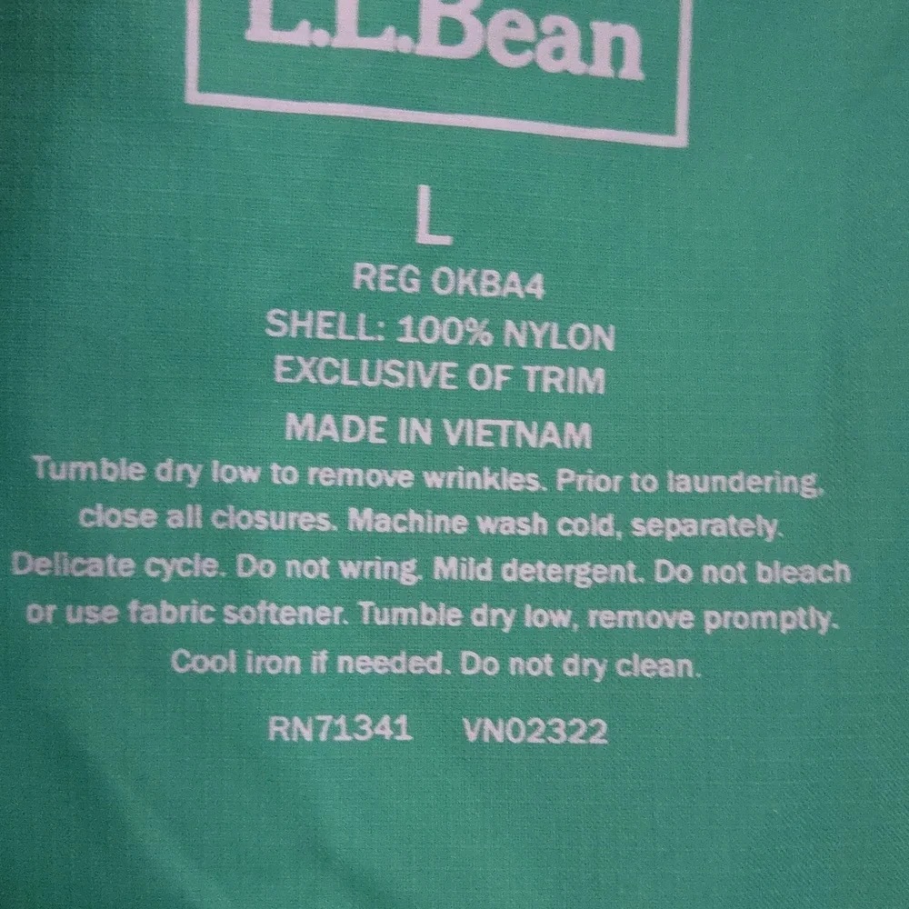 L.L. Bean Green Rain Jacket - Picture 4 of 7